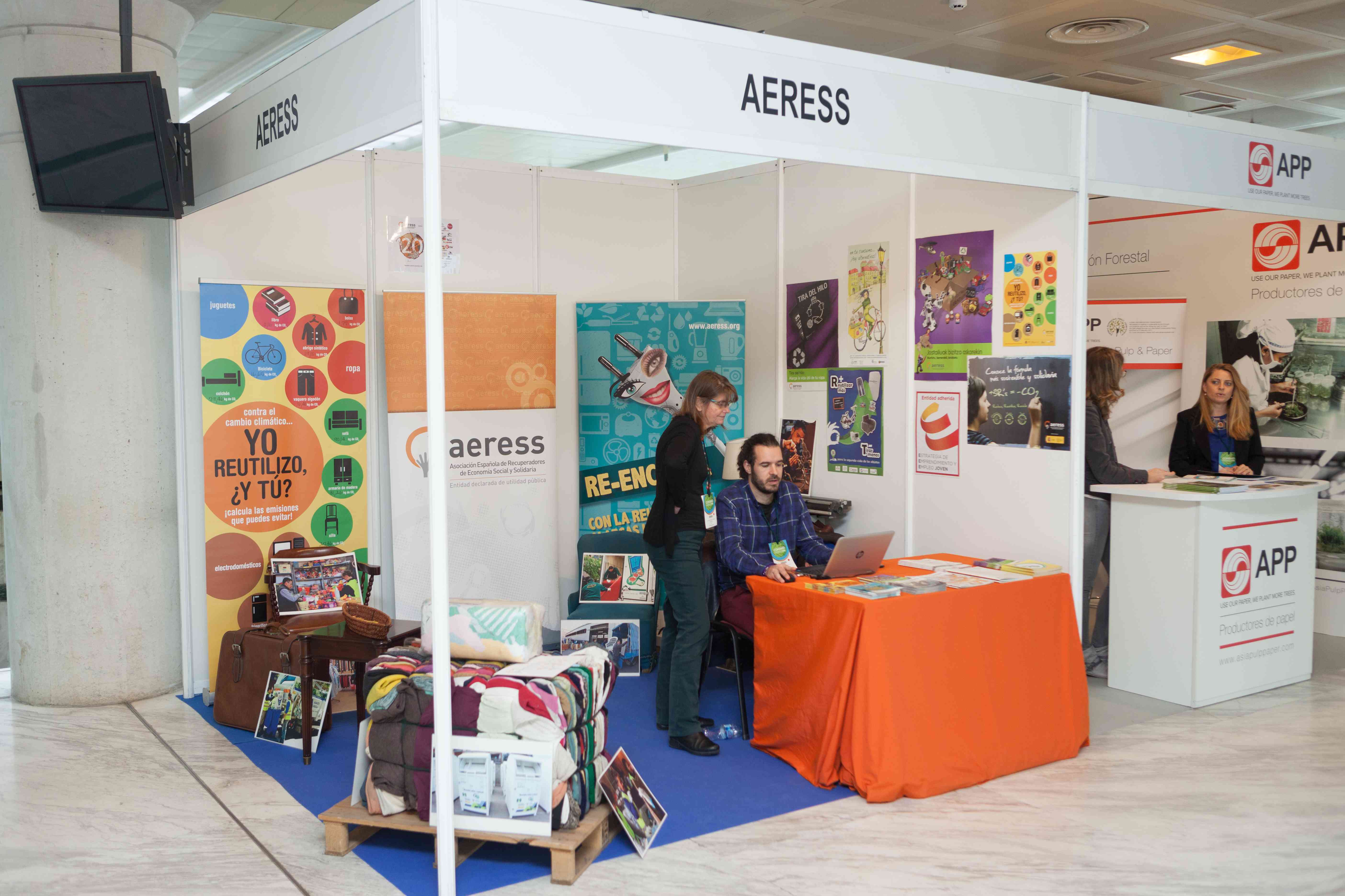 Stand AERESS (Asociacin Espaola de Recuperadores de Economa Solidaria) 1